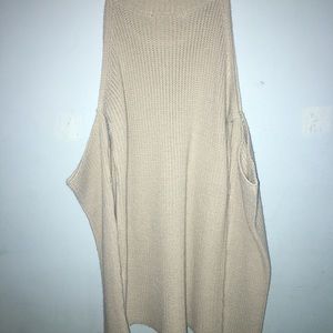 Shoulder cutoff sweater